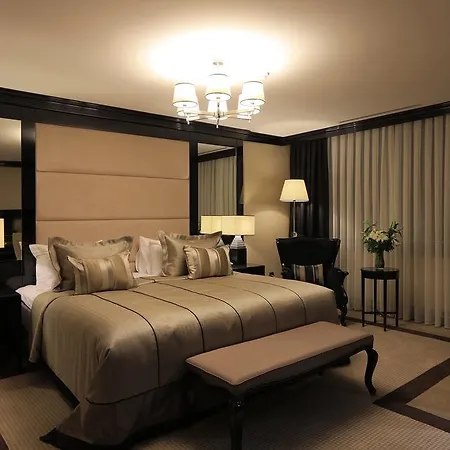 Hotel Latanya