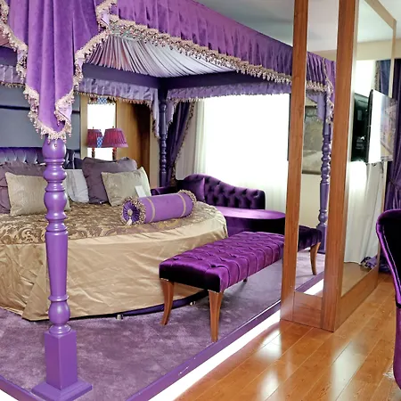 Latanya 5*